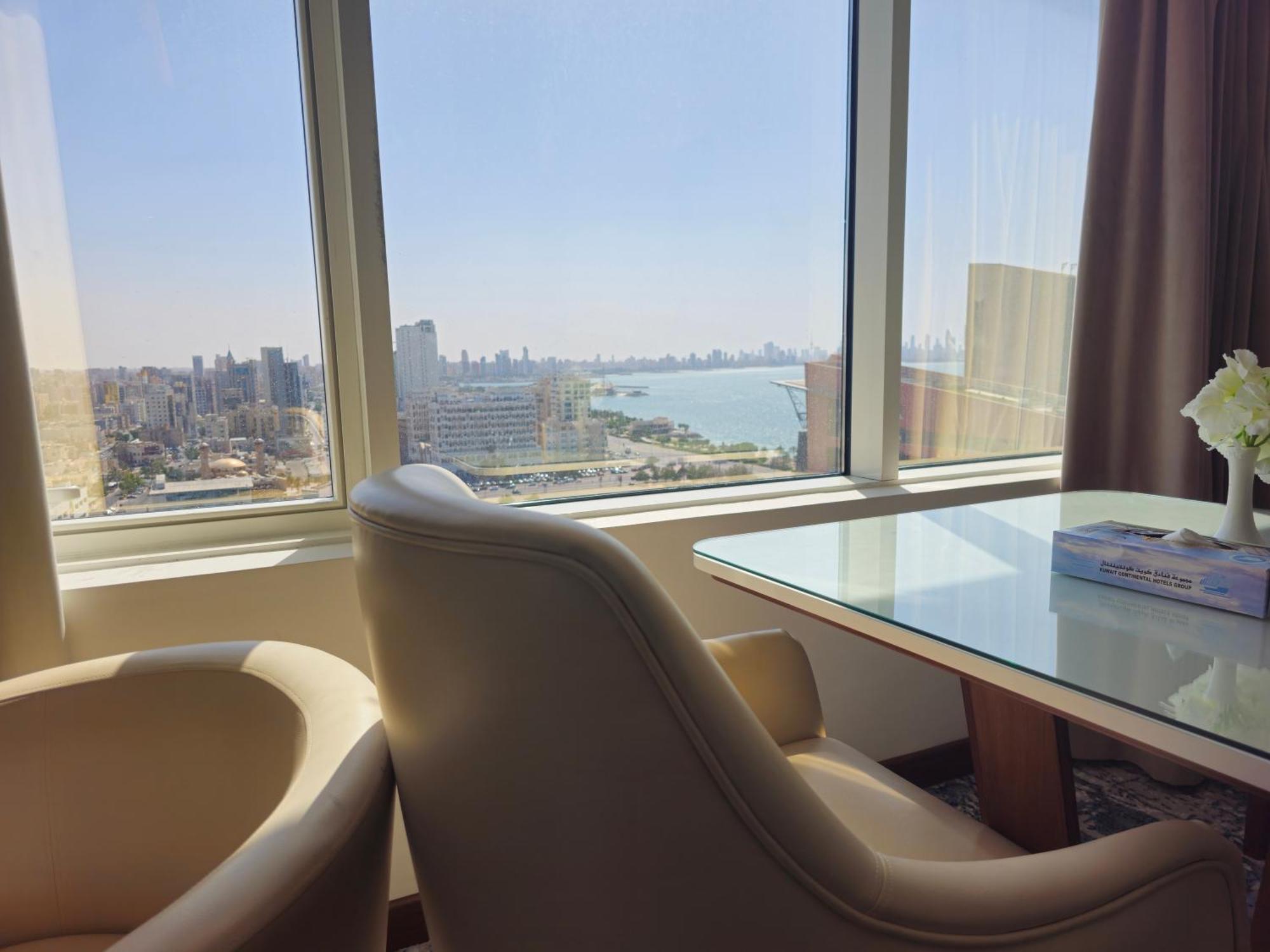 כוויית Dolphin Continental Hotel מראה חיצוני תמונה