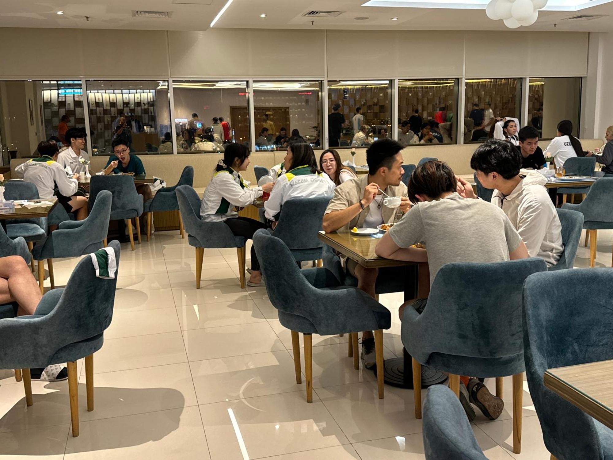 כוויית Dolphin Continental Hotel מראה חיצוני תמונה