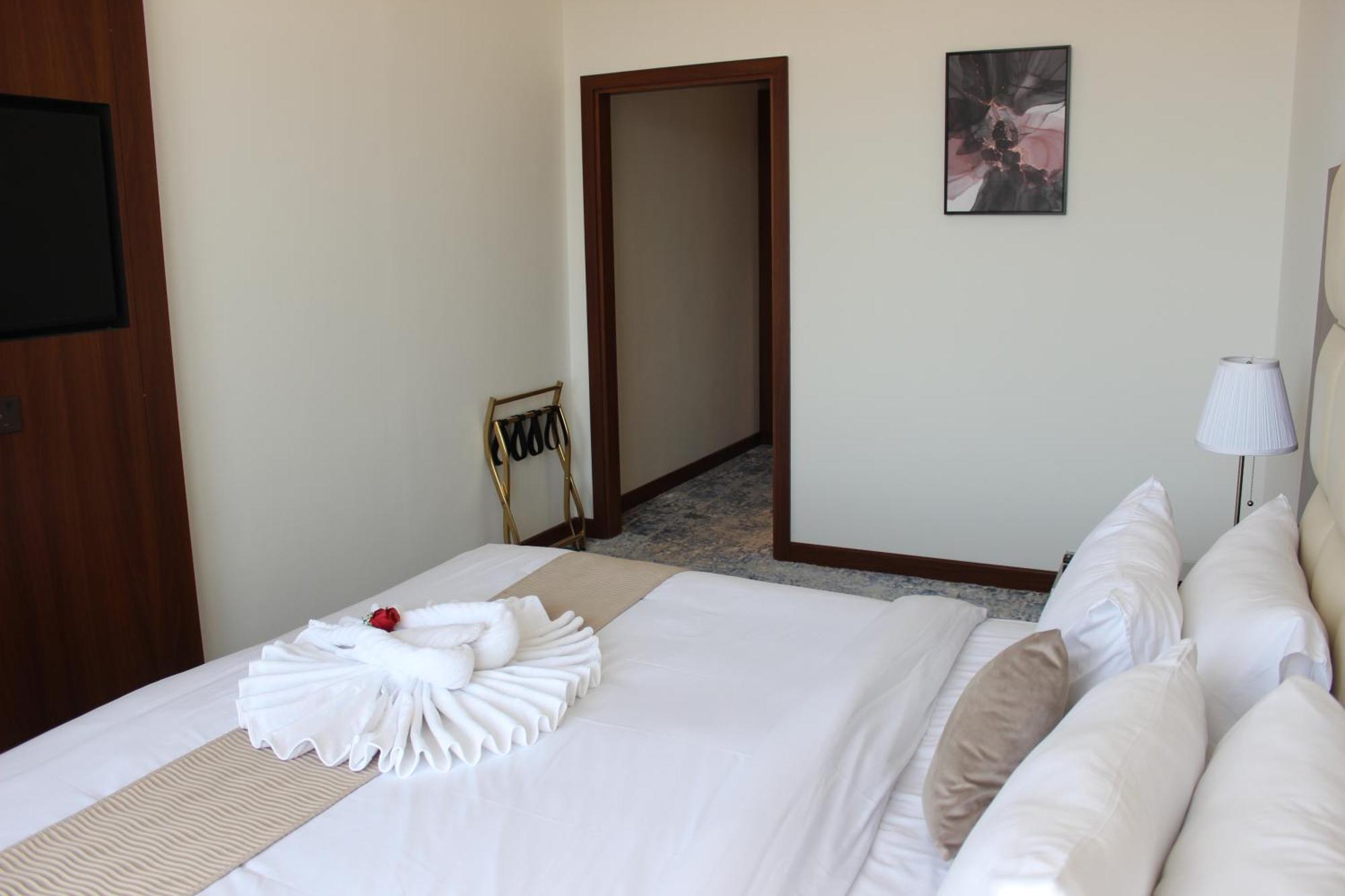 כוויית Dolphin Continental Hotel מראה חיצוני תמונה