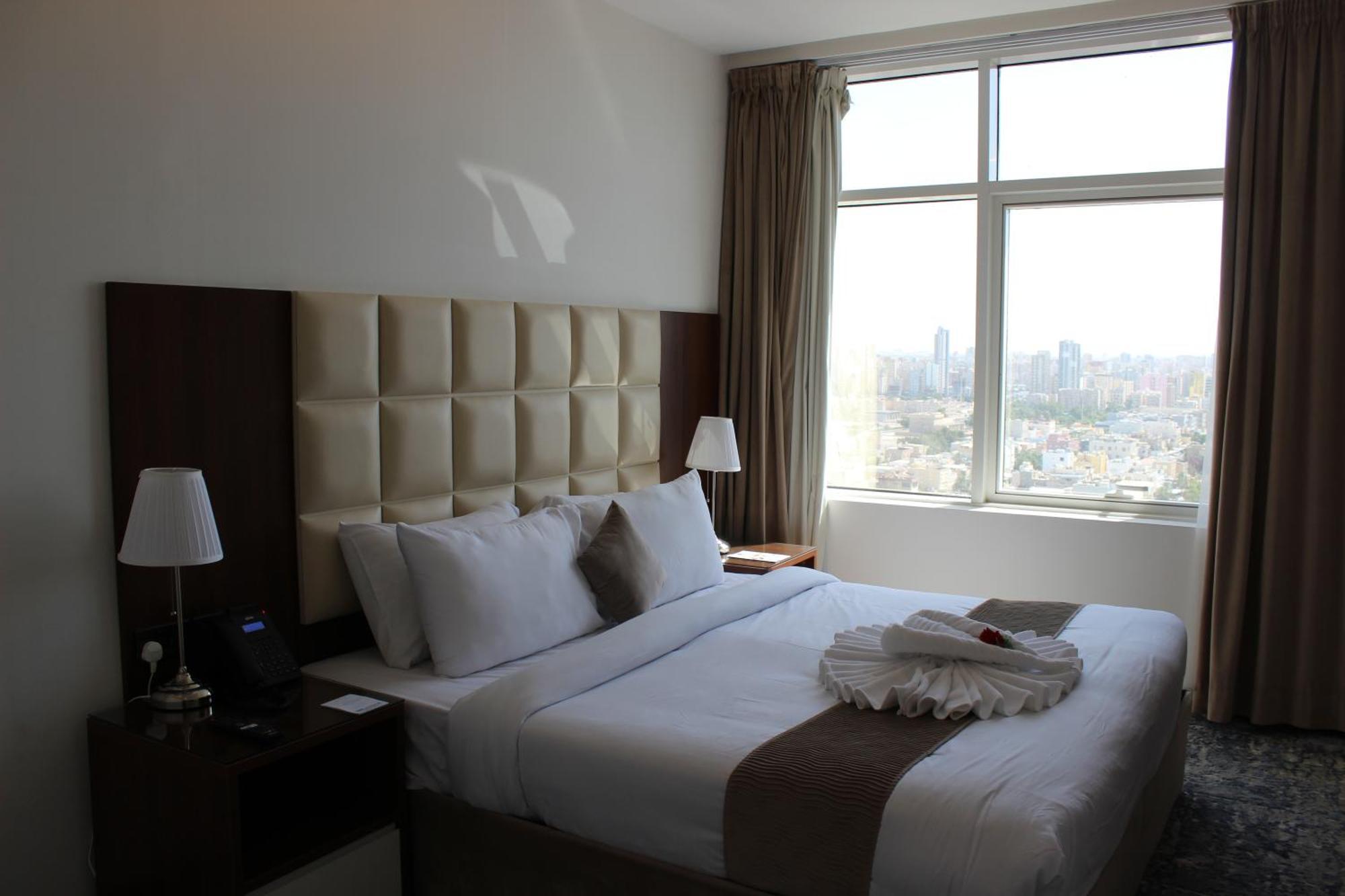 כוויית Dolphin Continental Hotel מראה חיצוני תמונה