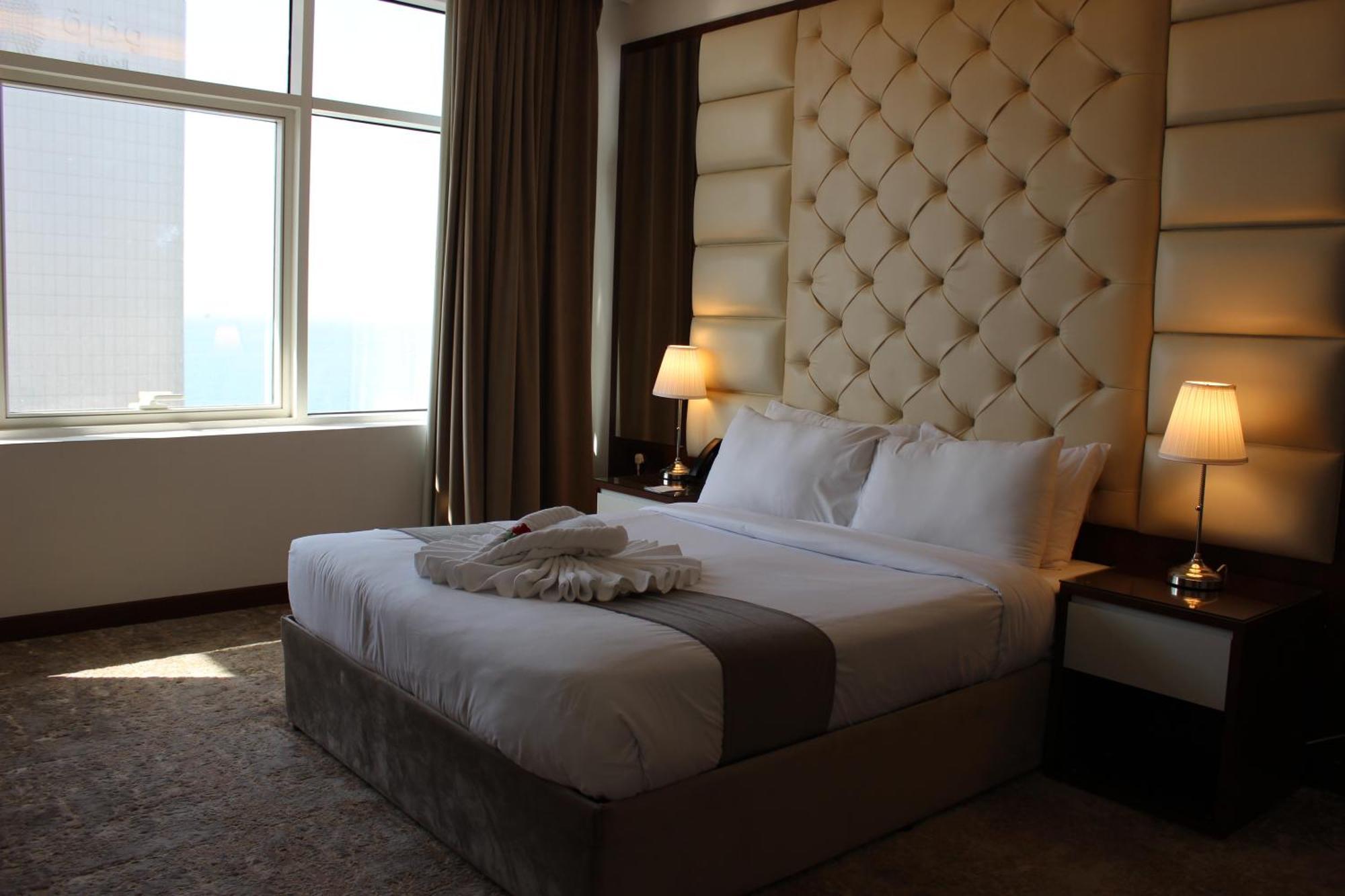 כוויית Dolphin Continental Hotel מראה חיצוני תמונה
