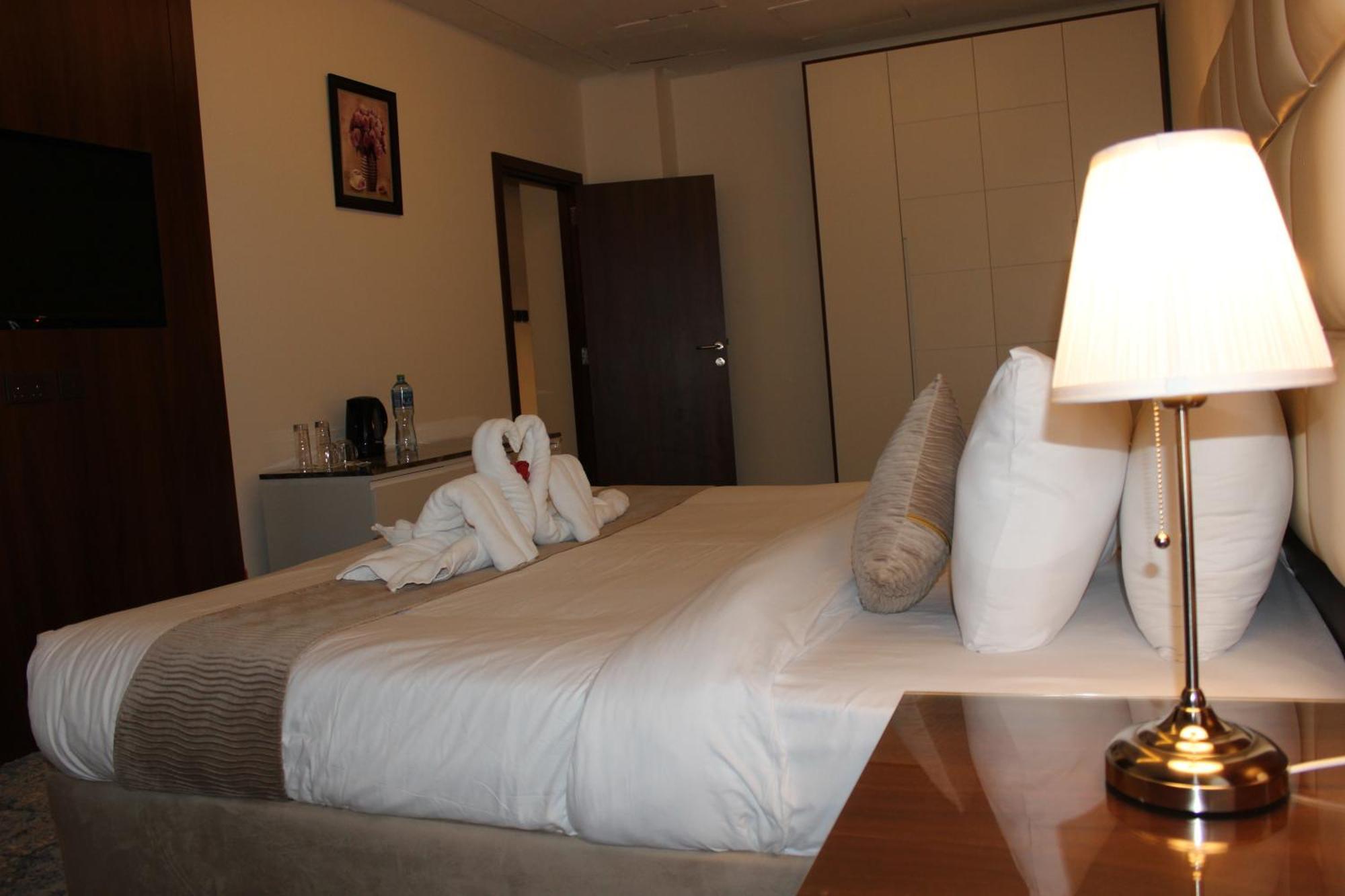 כוויית Dolphin Continental Hotel מראה חיצוני תמונה