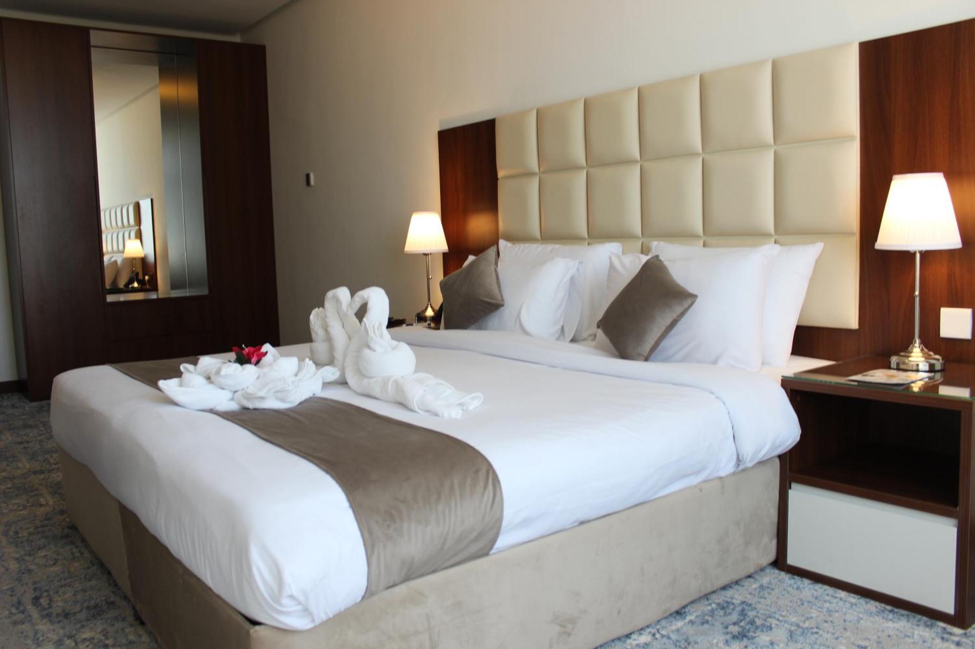 כוויית Dolphin Continental Hotel מראה חיצוני תמונה