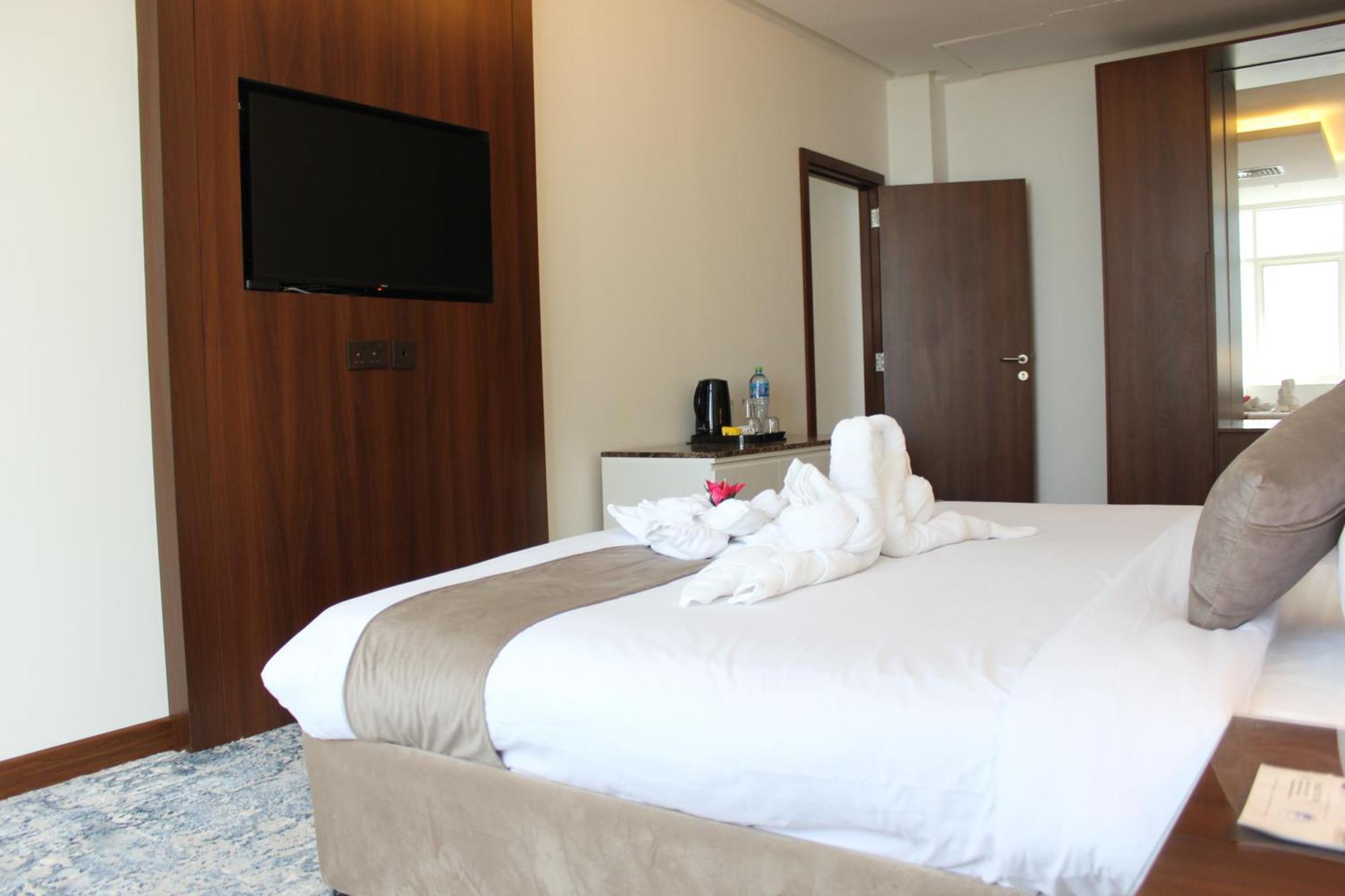 כוויית Dolphin Continental Hotel מראה חיצוני תמונה