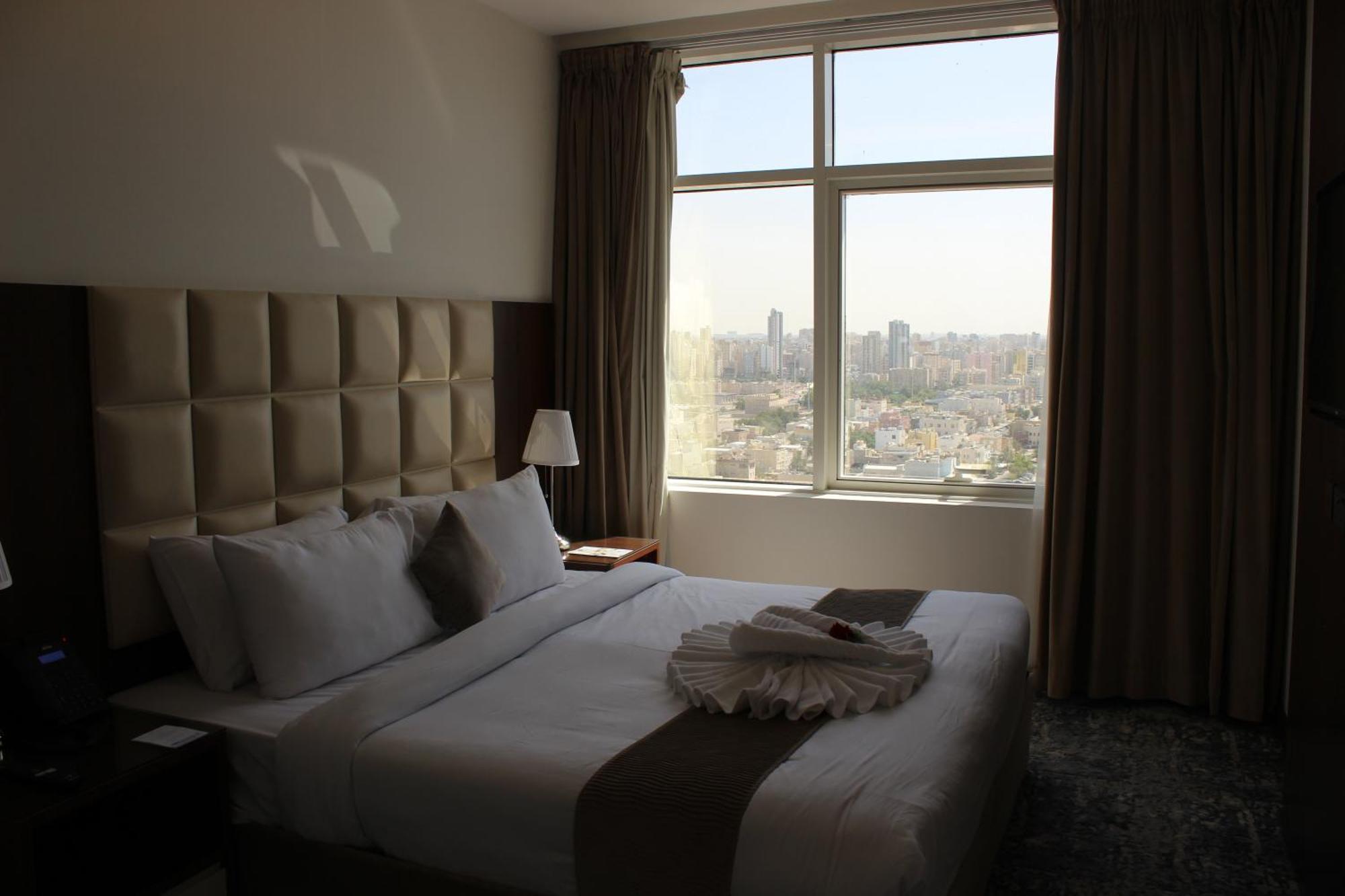 כוויית Dolphin Continental Hotel מראה חיצוני תמונה